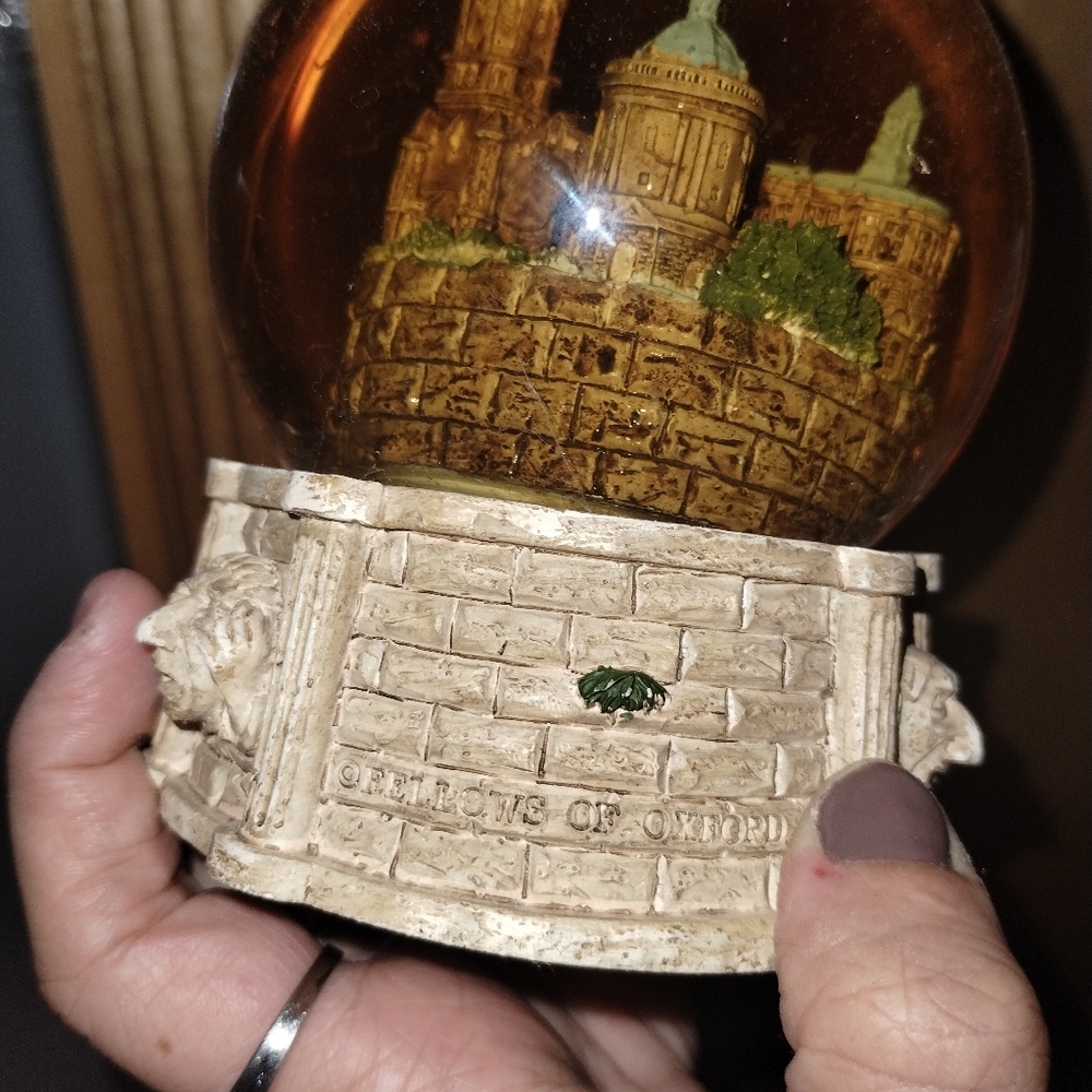 RARE Oxford Snow Globe with Castle Scene - Picture 2 of 5